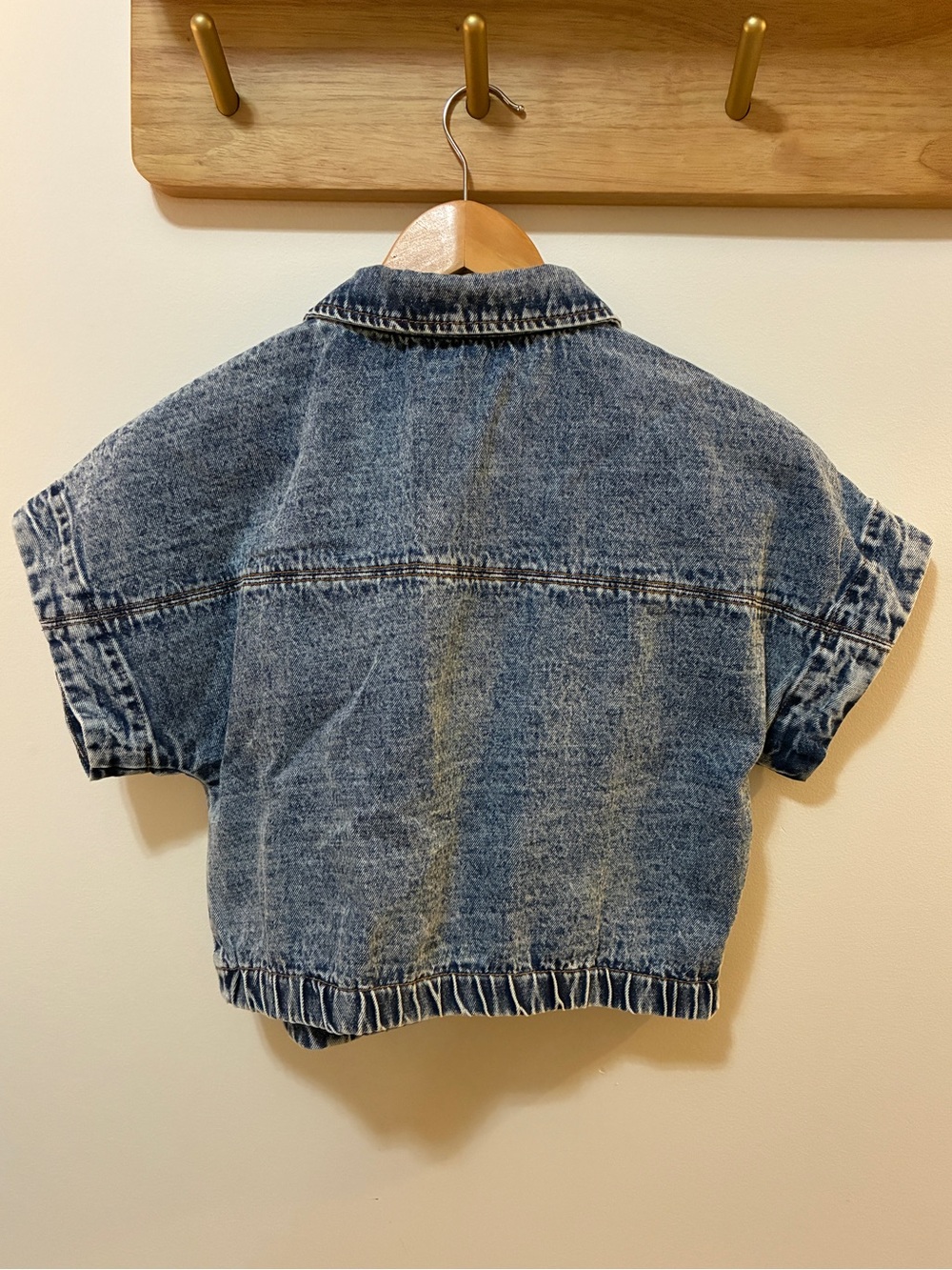 Akira Cropped Jean Jacket - Picture 2 of 3